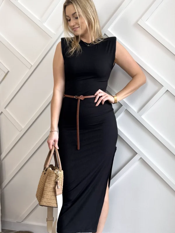 sukienka midi z rozcięciem i poduszkami na ramionach czarna dopasowana