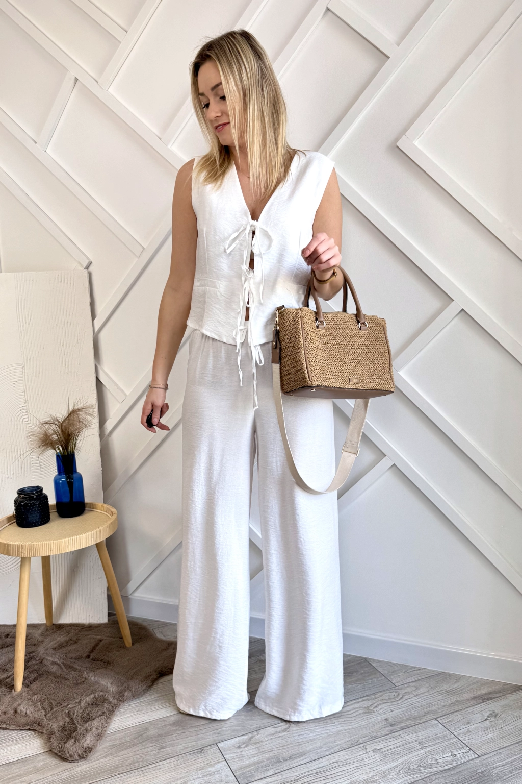 biały komplet damski kamizelka i szerokie spodnie letni set z wiskozy