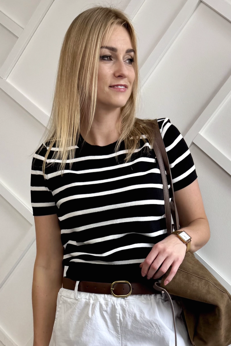 dzianinowa bluzka w paski czarna na krótki rękaw