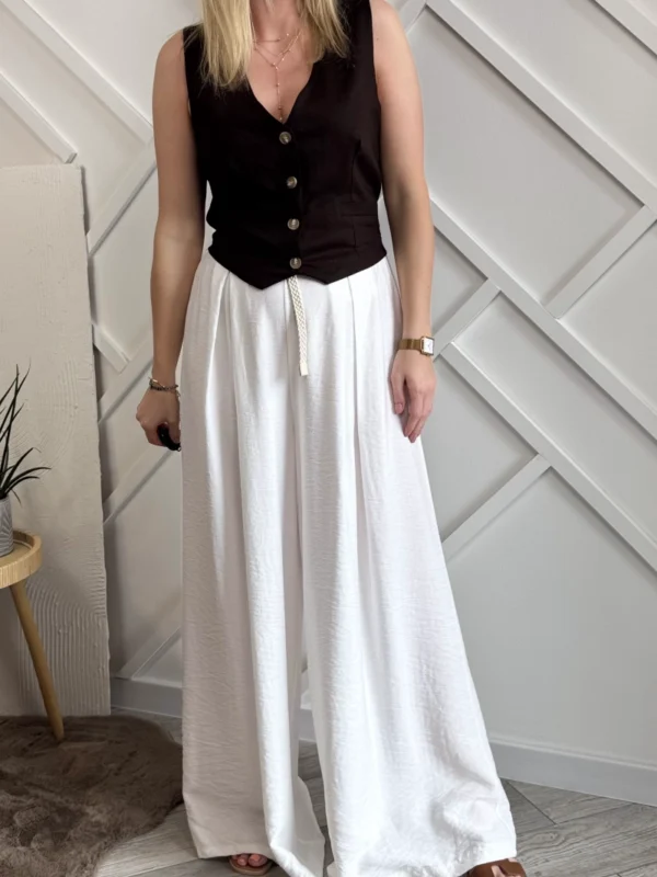 białe spodnie palazzo z wiskozy, szerokie spodnie damskie, długie nogawki, z paskiem