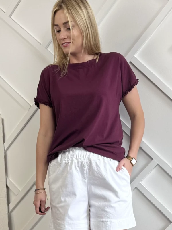 T-Shirt bluzka z bawełny na krótki rękaw z frędzlami śliwkowa