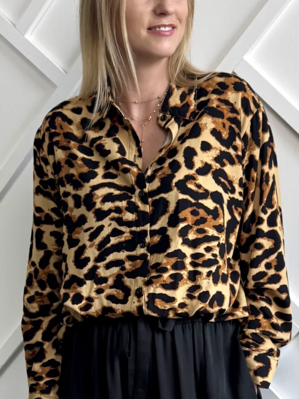 koszula damska w panterkę oversize wiskozowa w duże cętki