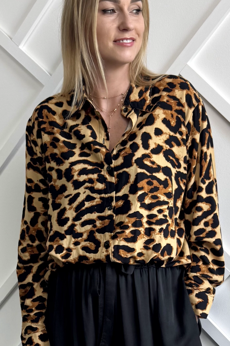 koszula damska w panterkę oversize wiskozowa w duże cętki