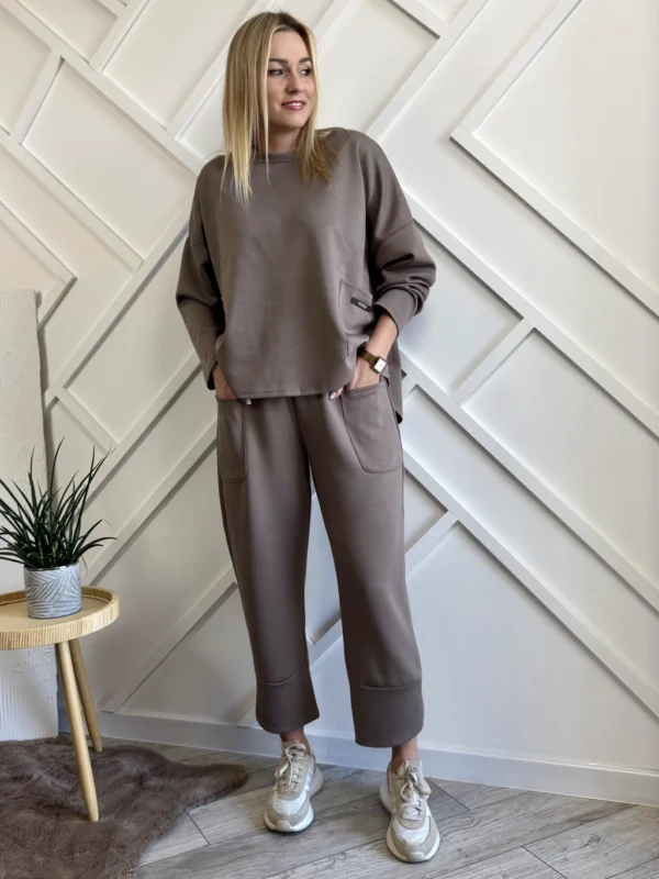 komplet dresowy damski cappuccino oversize z kieszeniami materiał masełko beżowy dres