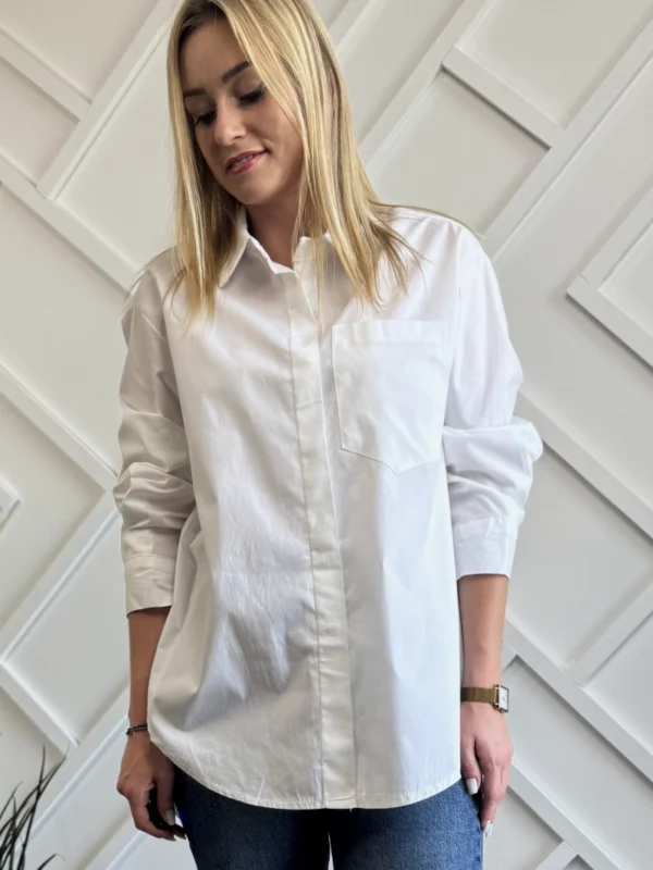 biała koszula damska oversize klasyczna