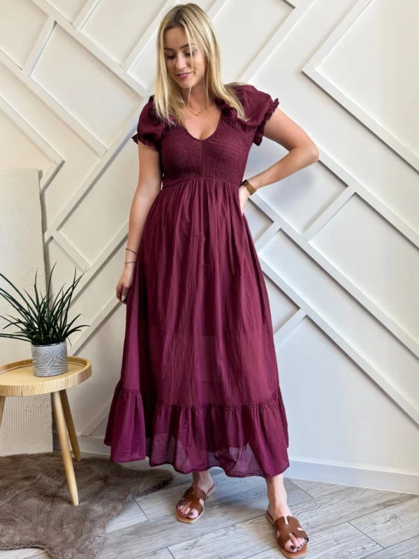 bordowa długa sukienka mgiełka na lato, bawełniana letnia sukienka maxi na krótki rękaw i z falbanką na dole