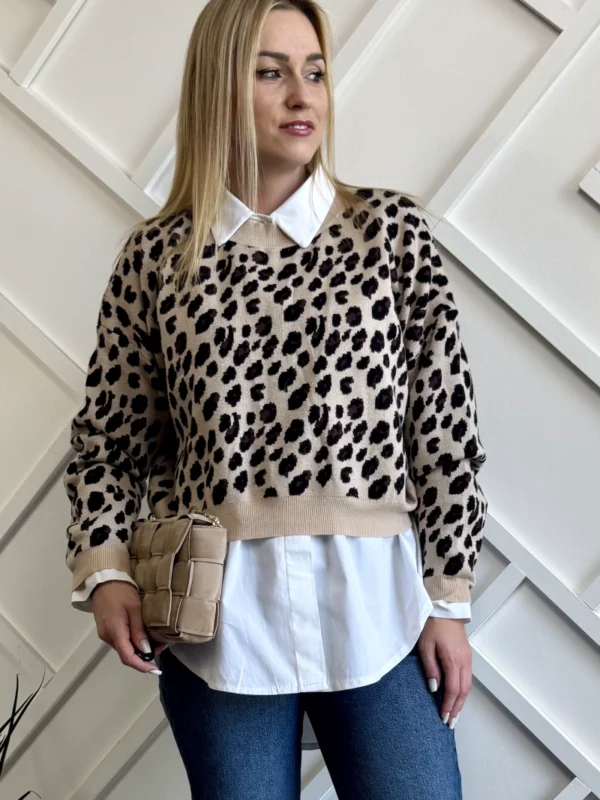sweter w panterkę damski o krótszym kroju