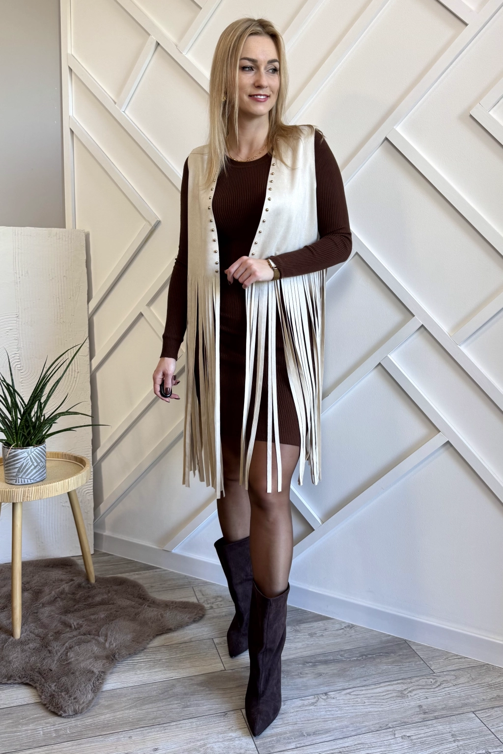 zamszowa kamizelka z frędzlami beżowa