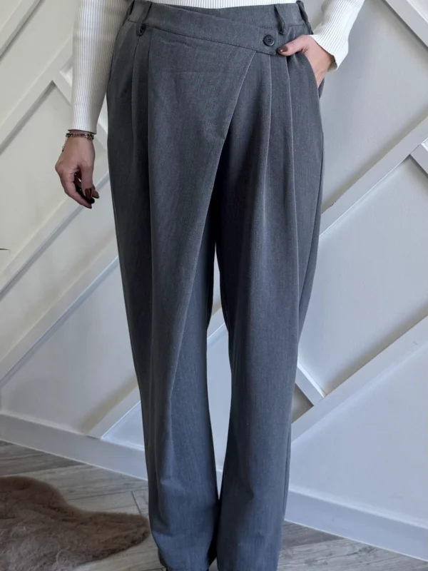 szare spodnie damskie asymetryczne zapinane na skos