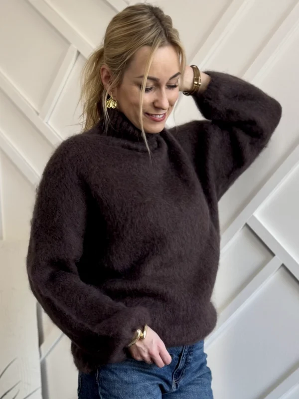 moherowy sweter damski z golfem brązowy 40% kid moher golf czekoladowy Toscana-39