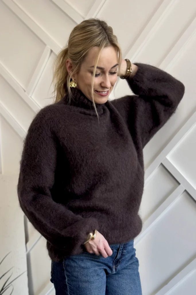 moherowy sweter damski z golfem brązowy 40% kid moher golf czekoladowy Toscana-39