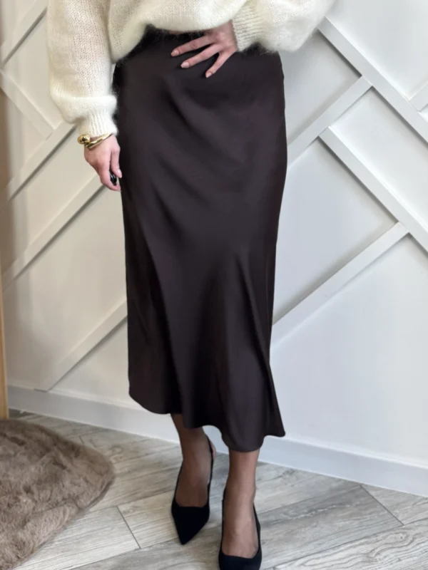 brązowa satynowa spódnica midi czekoladowa