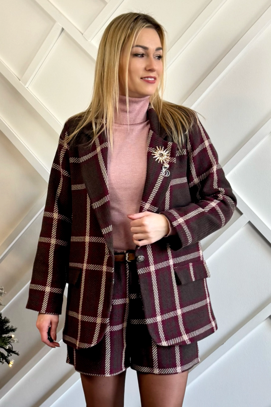 komplet garnitur damski w kratę czekoladowy brązowy marynarka i spodenki w kratkę