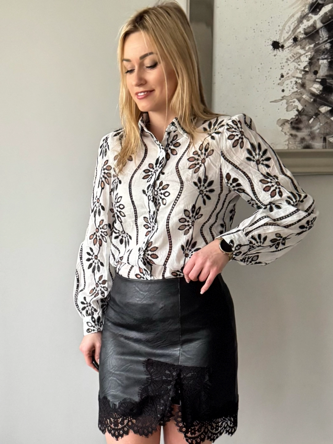 spódnica z ekoskóry z koronką mini czarna