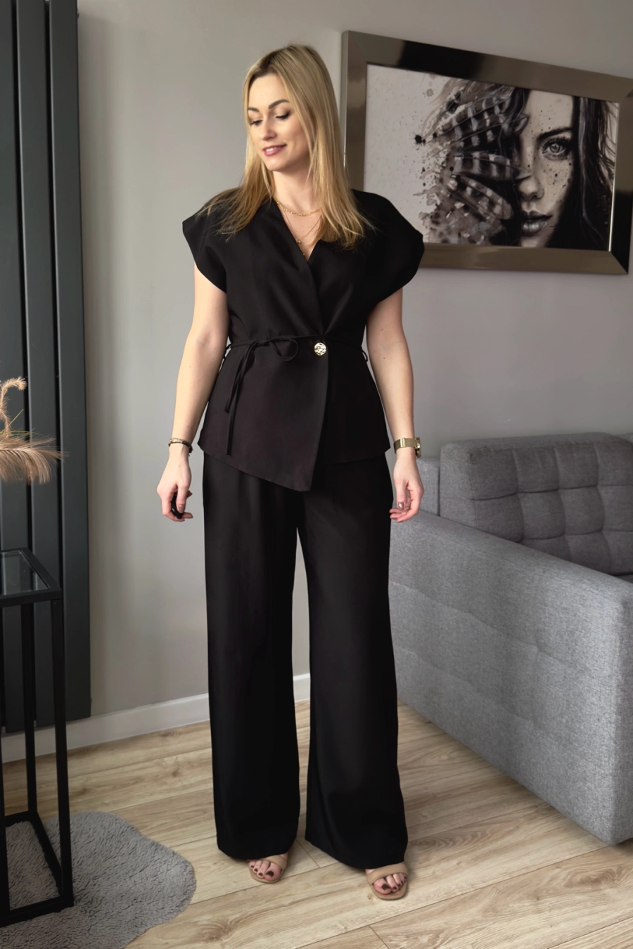 komplet damski z kamizelką i szerokimi spodniami czarny