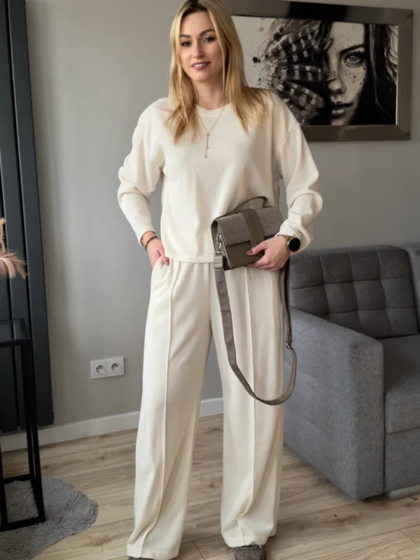 komplet dresowy damski z szerokimi spodniami beżowy