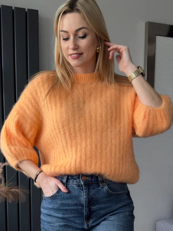 moherowy sweter damski z krótkim rękawem morelowy brzoskwiniowy jasny pomarańczowy 60% moher