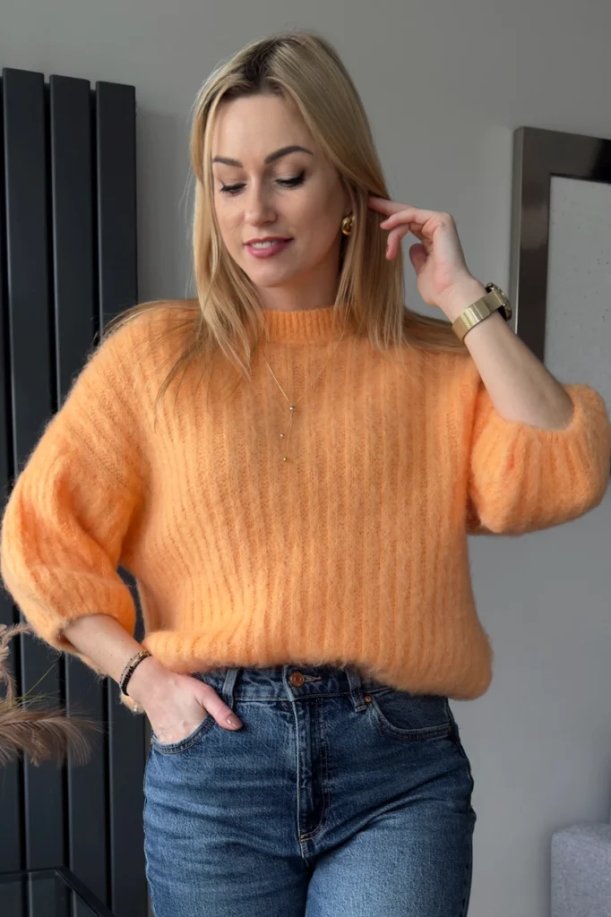 moherowy sweter damski z krótkim rękawem morelowy brzoskwiniowy jasny pomarańczowy 60% moher