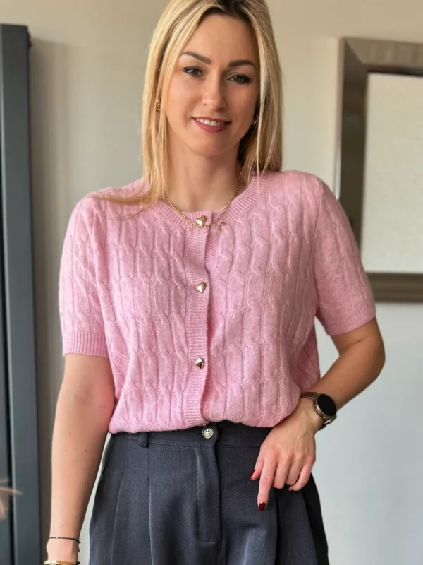 sweter damski rozpinany z krótkim rękawem różowy złote guziki serduszka