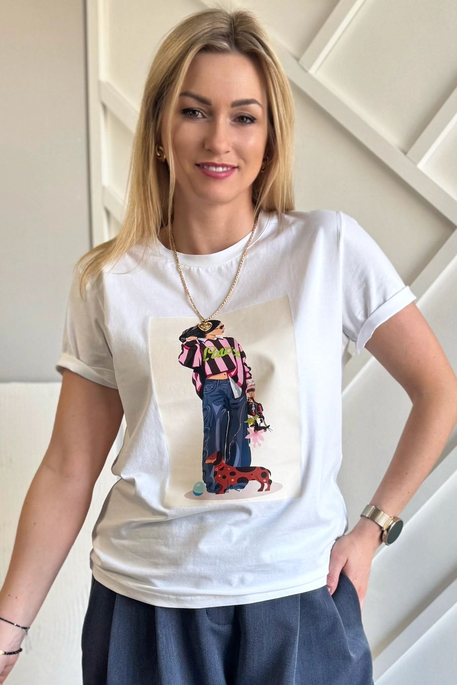 biały T-shirt damski z nadrukiem dziewczyny z aplikacją bawełniany