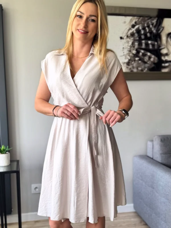 letnia sukienka beżowa kopertowa z wiskozy do kolan