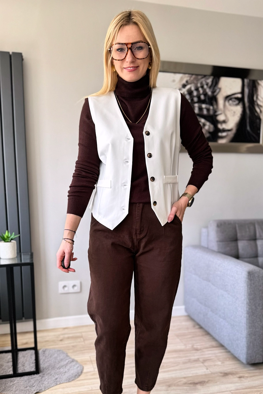 biała kamizelka damska elegancka garniturowa