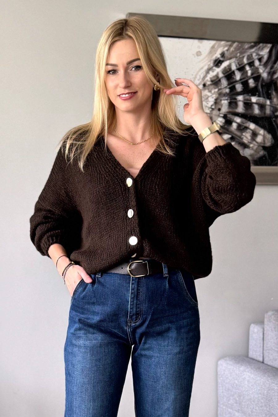 czekoladowy sweter damski rozpinany ze złotymi guzikami brązowy kardigan