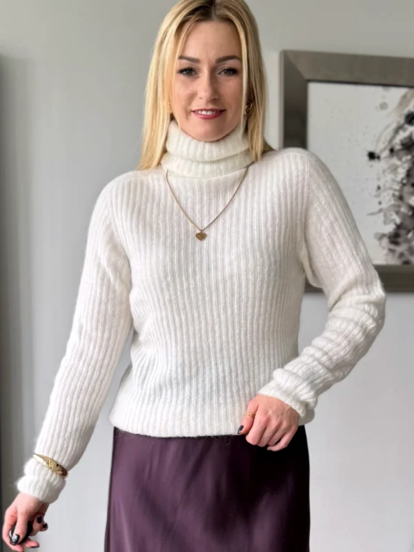 sweter damski z alpaki biały z golfem prążek baby alpaka